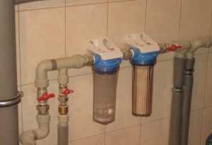 Установка проточного фильтра для воды в Елабуга